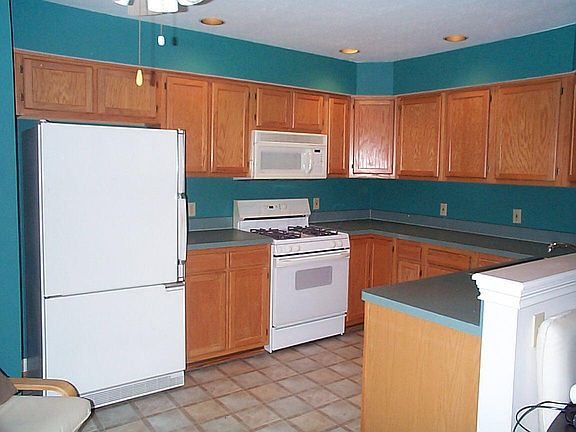5th image of 6654 Eastland Ct