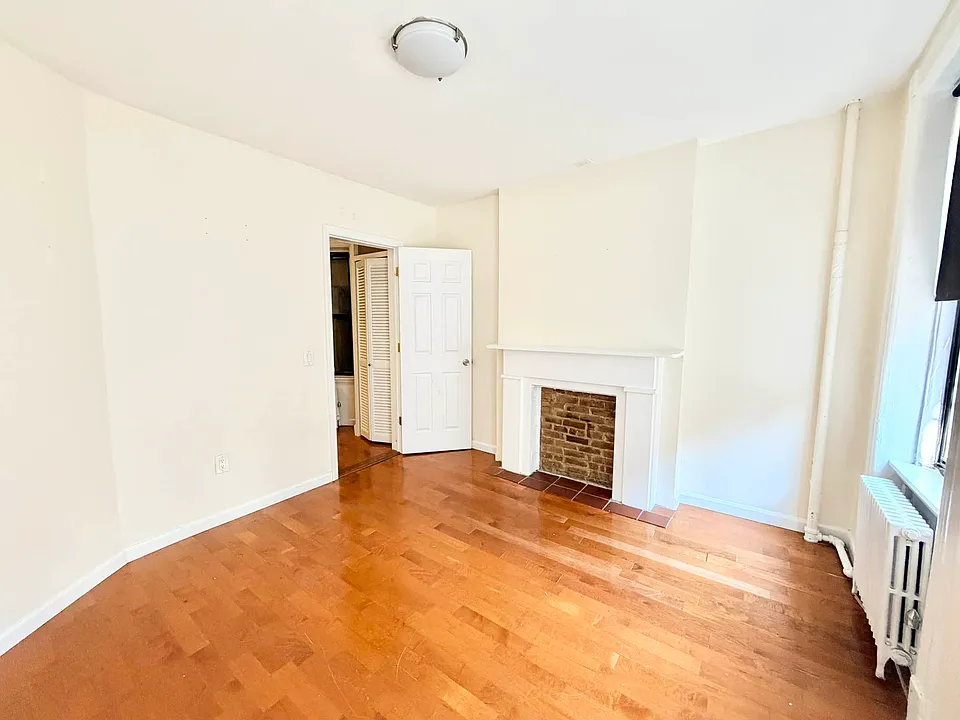 122 Macdougal St #16
