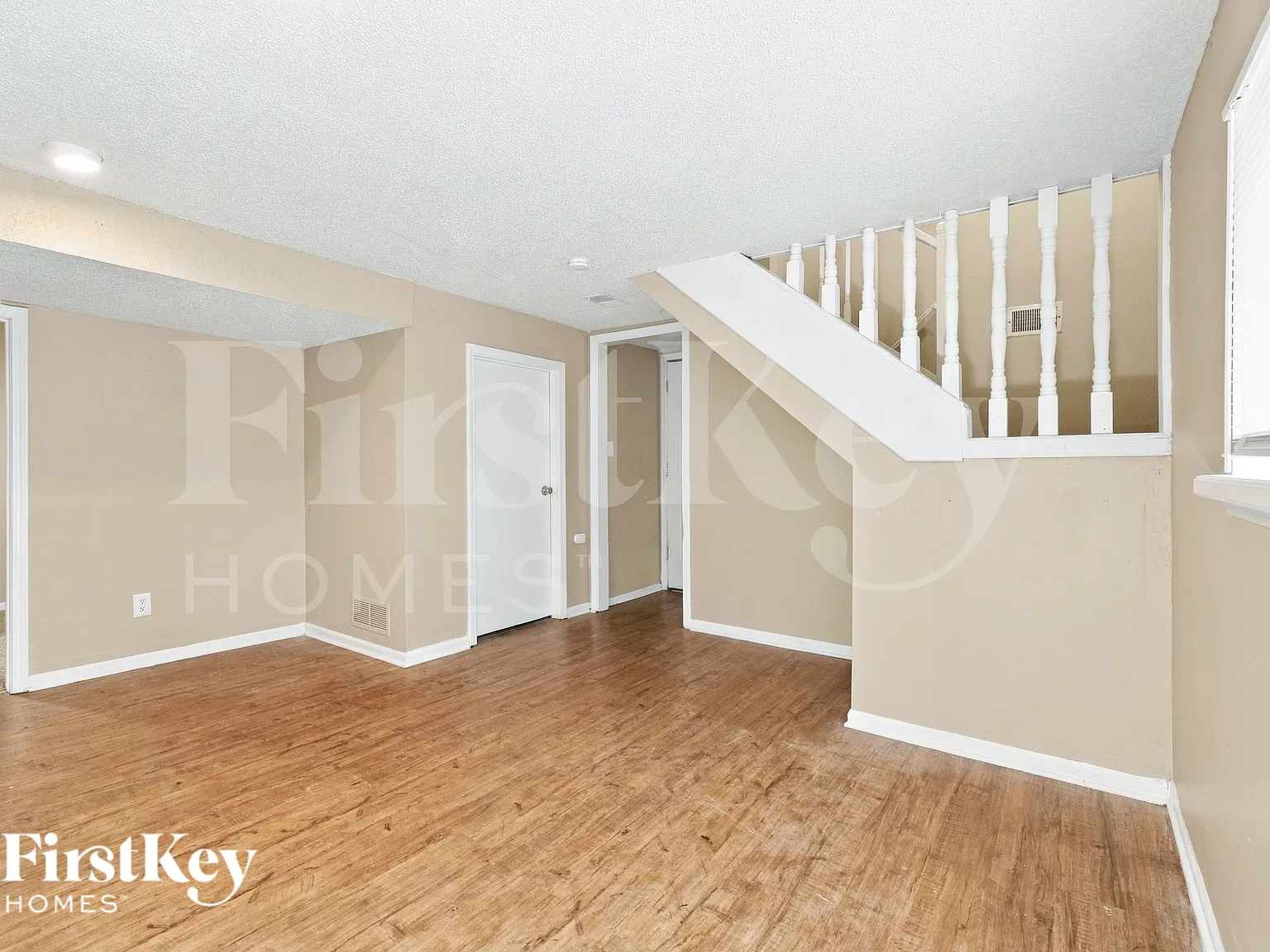 3 bed, 1.5 bath, 1008 sqft, $1,585 — Photo 4