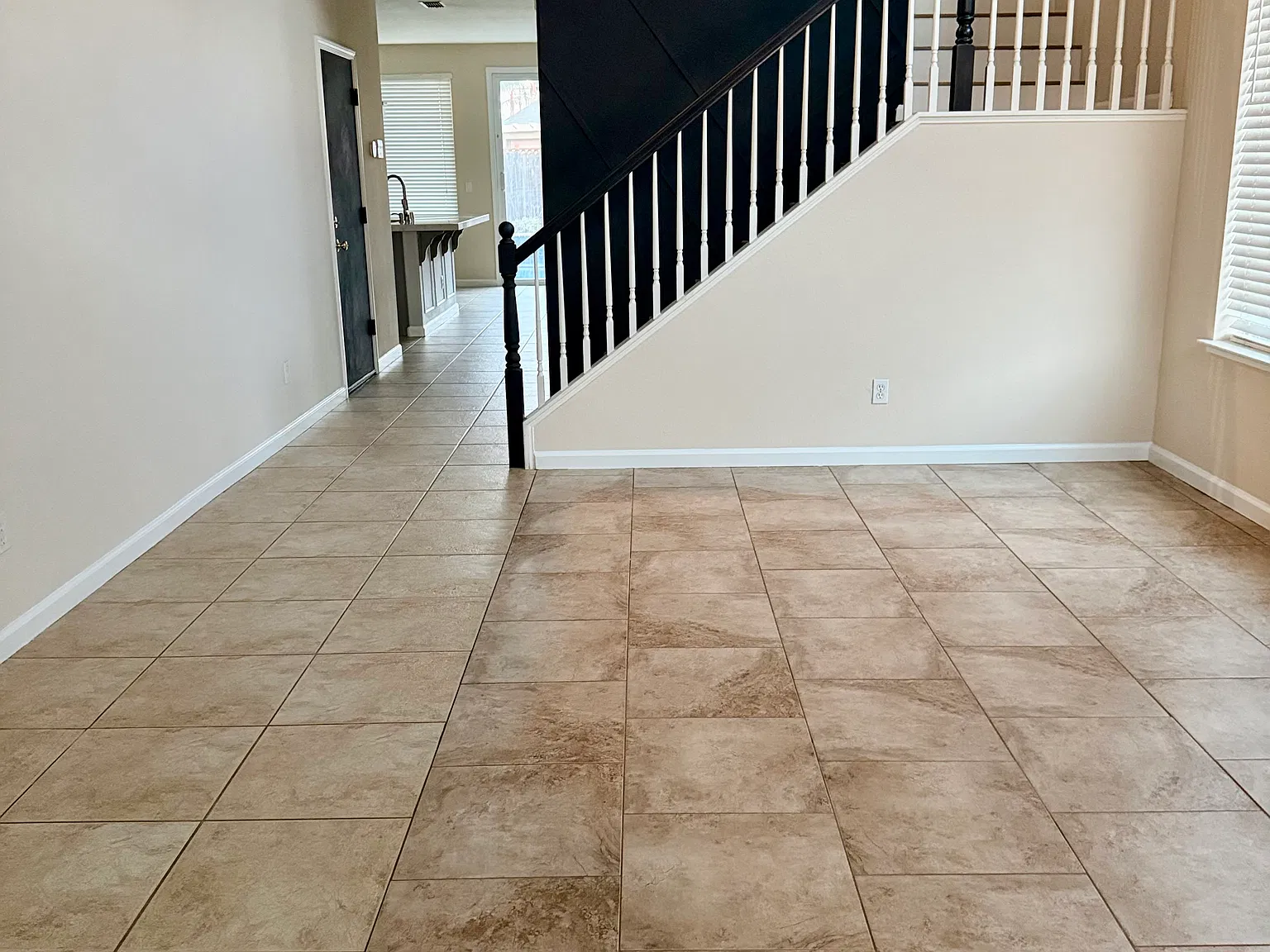 5 bed, 3.5 bath, 2303 sqft, $3,800 — Photo 3