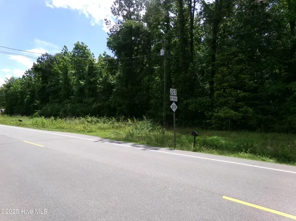 .. Nc 242 Highway S, Bladenboro, NC 28320