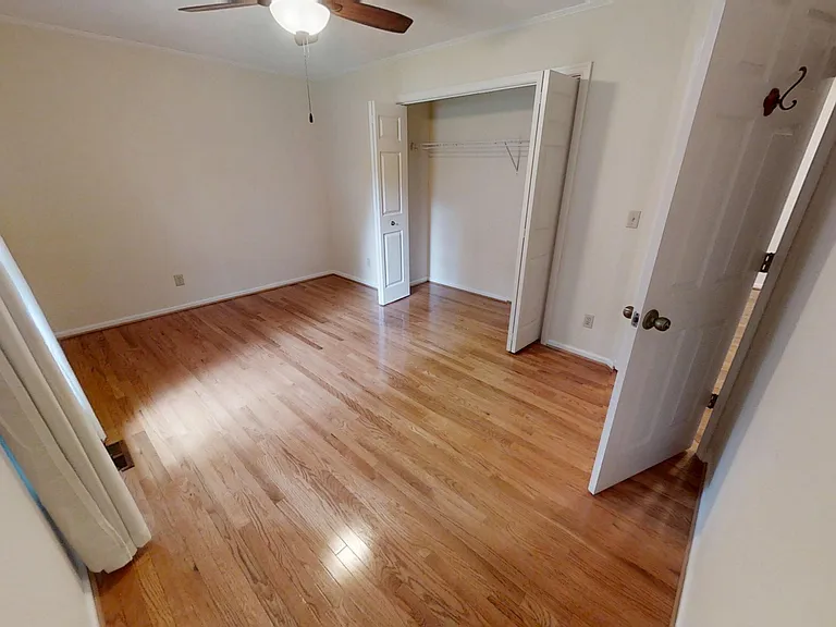 104 Penrith Ct — Photo 21