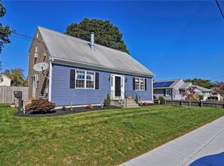 18 Grattan St, Fall River, MA 02721