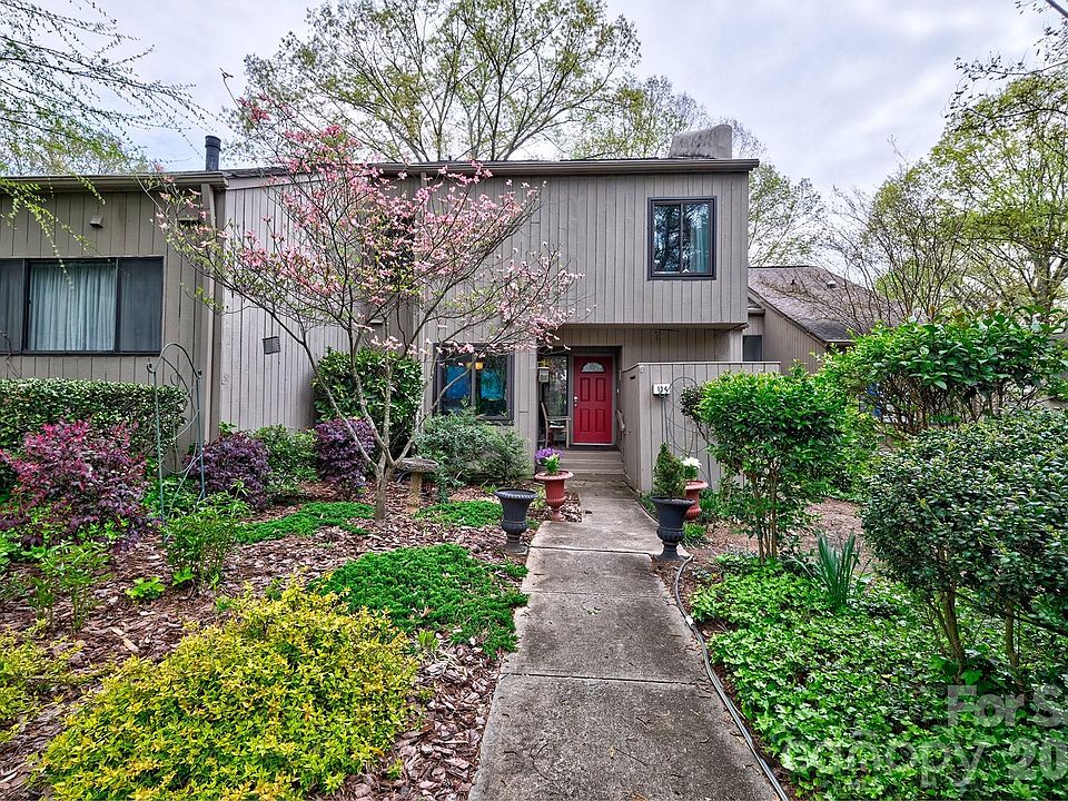 1st image of 134 Pine Grove Cir