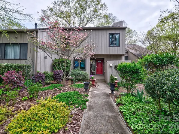 134 Pine Grove Cir, Clover, SC 29710