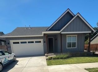 3273 Mountainvale Dr, Springfield, OR 97478
