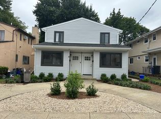 14 Pequot Ave #B, Port Washington, NY 11050