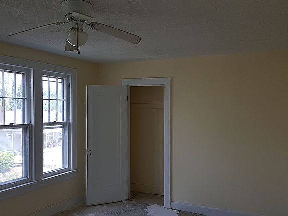 4th image of 465 Hilltonia Ave