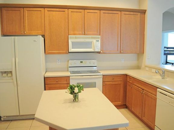 4th image of 11046 Stone Branch Dr