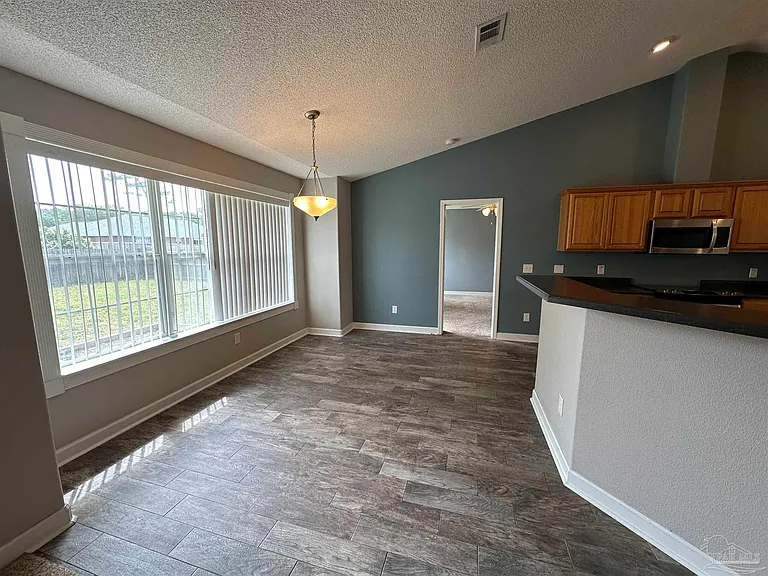 616 Buoy Dr — Photo 8