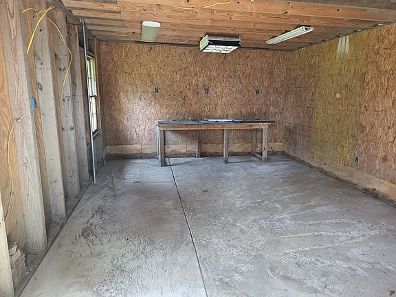 5th image of 80 Edgewood Pl