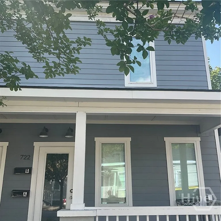 2 bed, 1.0 bath, 722 sqft, $1,700 — Photo 2