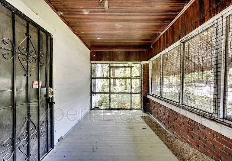 608 5th Ave — Photo 4