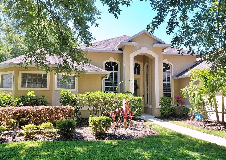 1st image of 815 Hickory Glen Dr