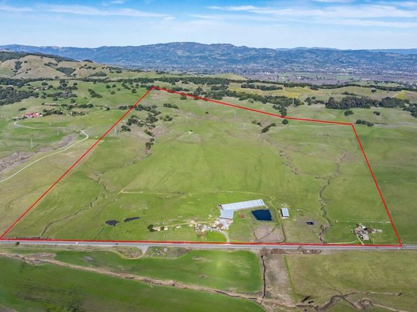 4695 Old Adobe Road - 3bd/1ba, 1,904 sqft - in Petaluma, CA