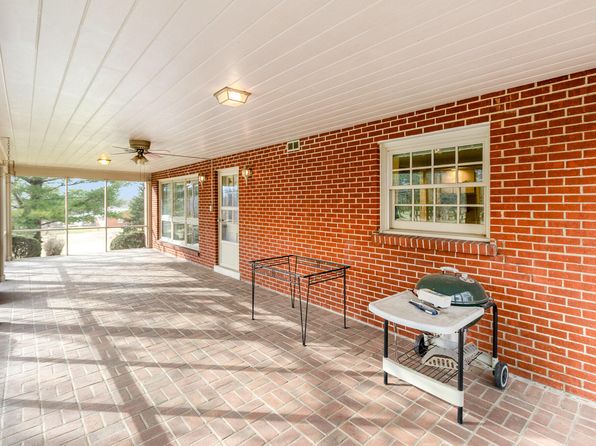 2136 Adena Ln, Lexington, KY 40516