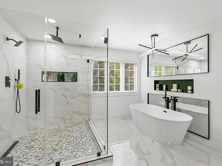 743 Seneca Dr — Photo 21