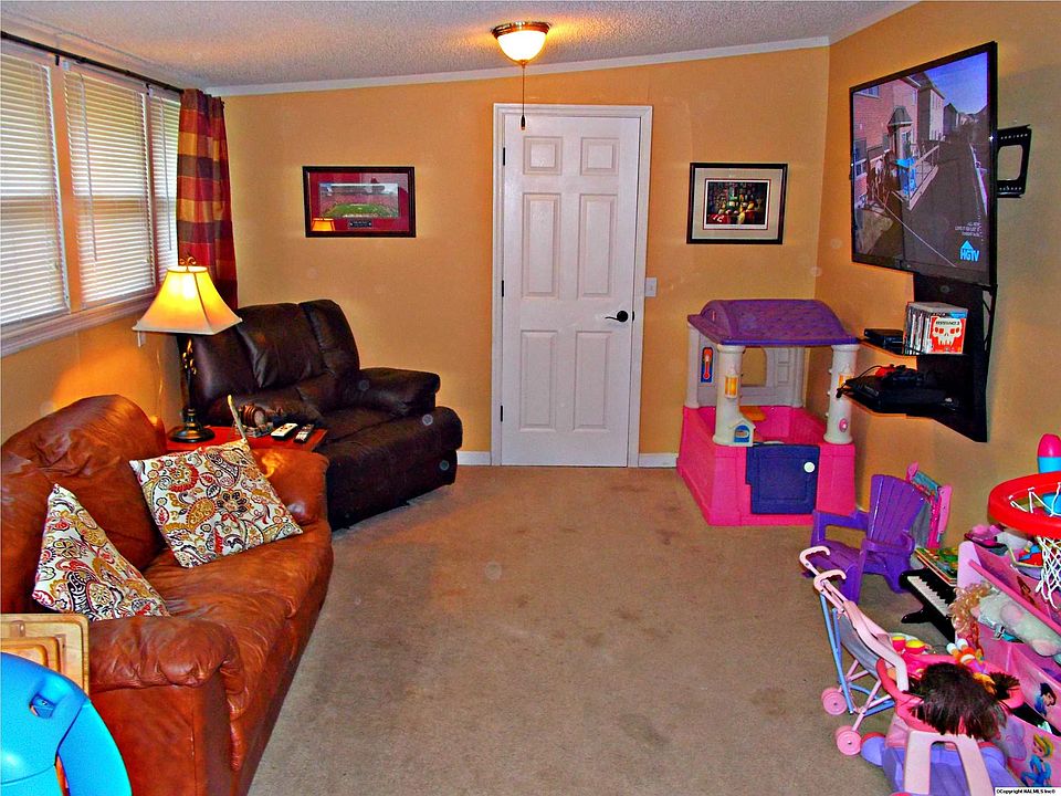 2nd image of 46 Roberts Rd