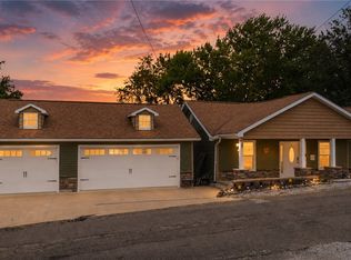 107 Broad St, Saint Clairsville, OH 43950