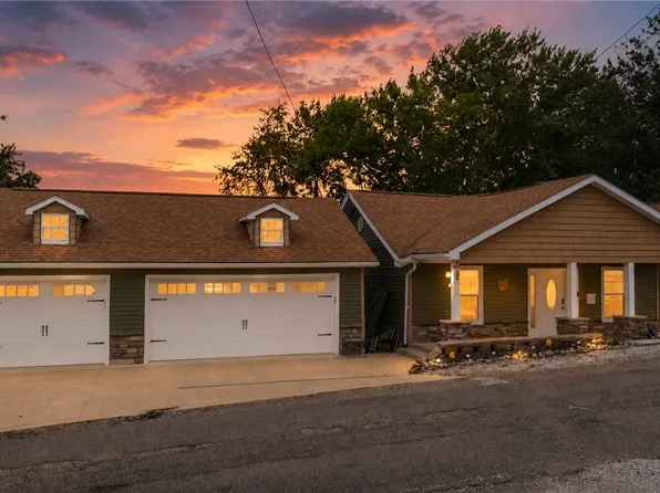 107 Broad St, Saint Clairsville, OH 43950