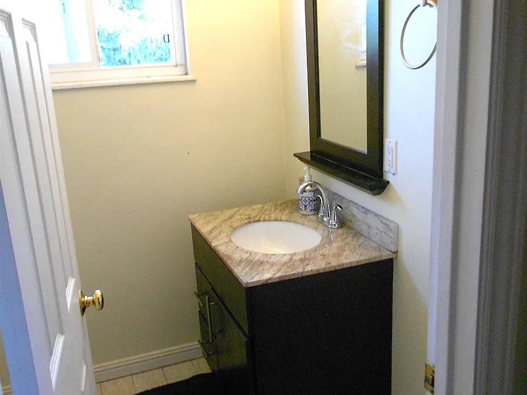 1257 Henderson Ln — Photo 7