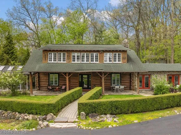 4880 Algonquin Blvd, Clarkston, MI 48348