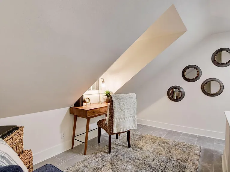 115 E Henry Clay St — Photo 16