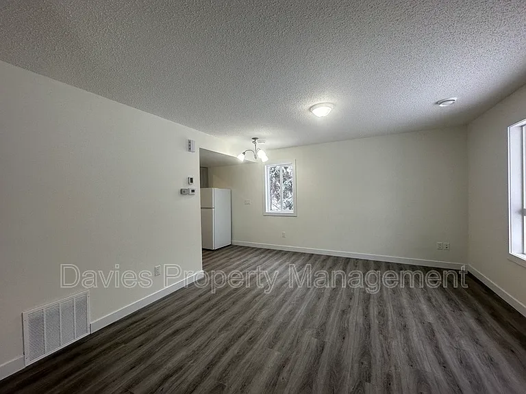11903 93rd St NW #B — Photo 10