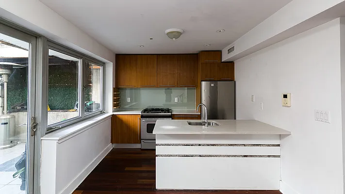 Rented by Nooklyn NYC LLC | media 9