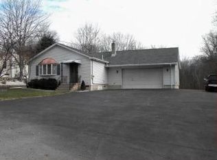 522 Lakeside Rd, Pine Bush, NY 12566