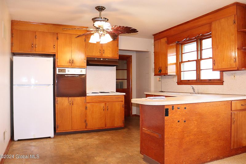 4th image of 1004 Romano Drive