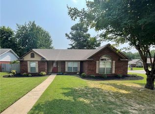 2500 Pine Ln, Barling, AR 72923