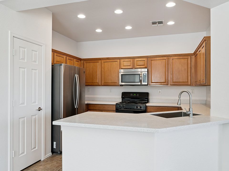 1st image of 43213 N Vista Hills Dr