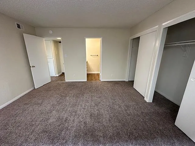 2727 Bayshore Ave — Photo 13