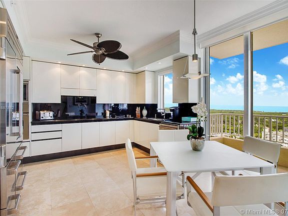 5th image of 789 Crandon Blvd APT 1506