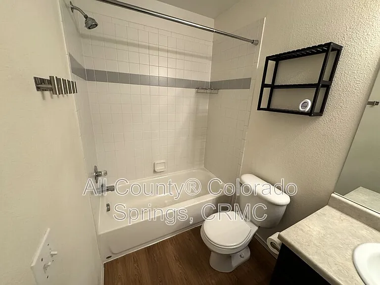 235 Ellers Grv — Photo 16