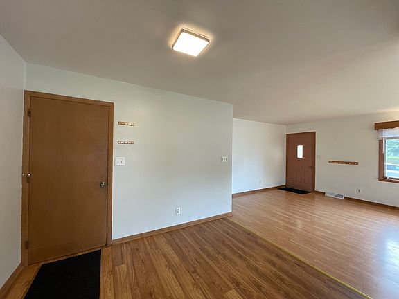 2nd image of 204 Beedle Dr #204