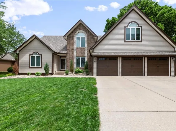 3917 SW Windjammer Ct, Lees Summit, MO 64082
