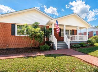 115 N Chestnut St, Morganton, NC 28655