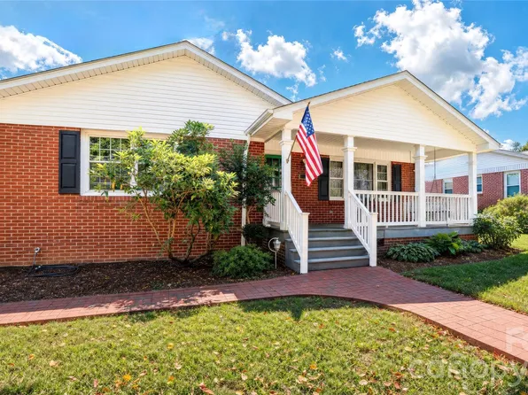 115 N Chestnut St, Morganton, NC 28655