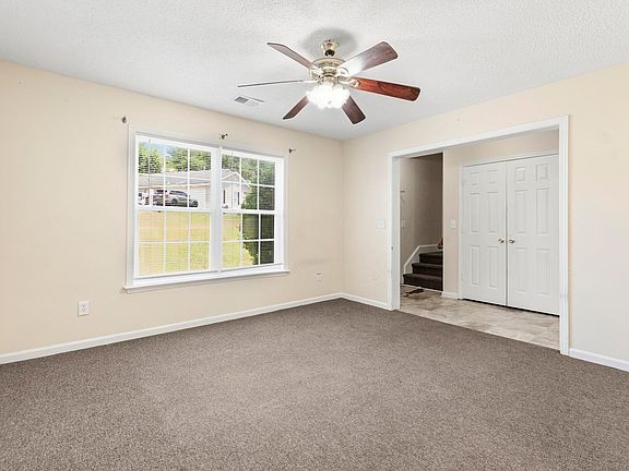 3rd image of 609 Golden Springs Ln