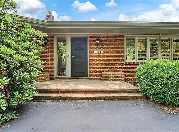 2nd image of 46 Woodcrest Dr