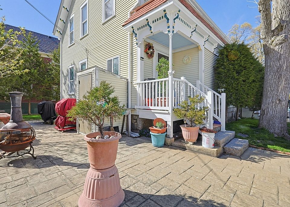 1st image of 391 Middle St