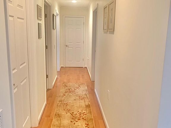 5th image of 233 Elkahatchee St