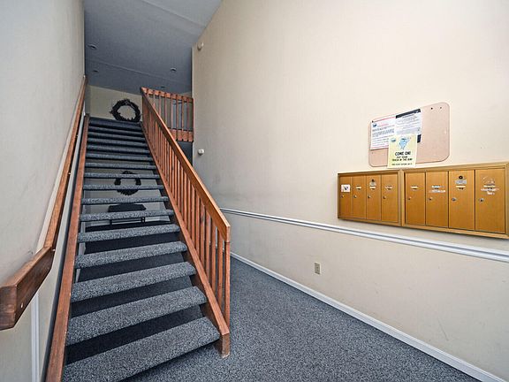 5th image of 130 Buckhorn Ct APT 8