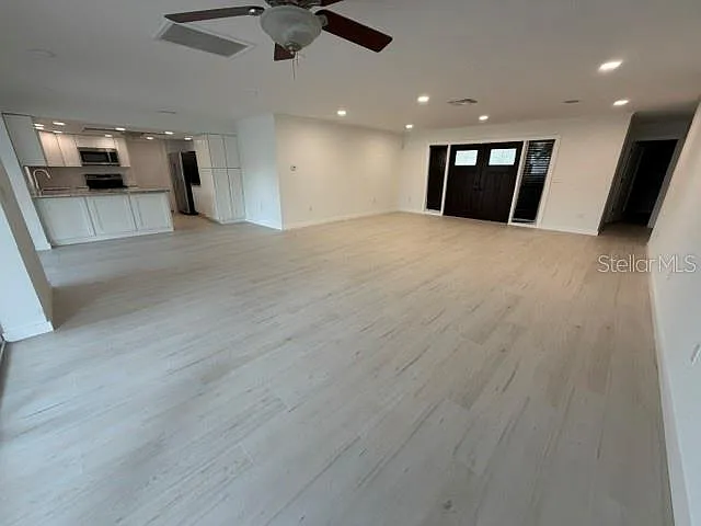 605 Lotus Ln — Photo 4