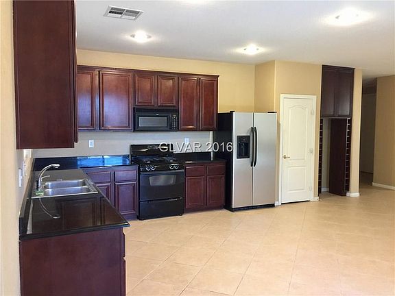 3rd image of 8259 Freshwater Pearl St
