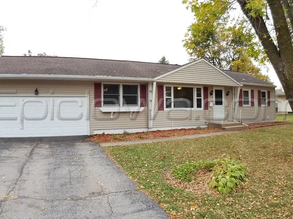 1108 Crestview Dr SE, Cedar Rapids, IA 52403