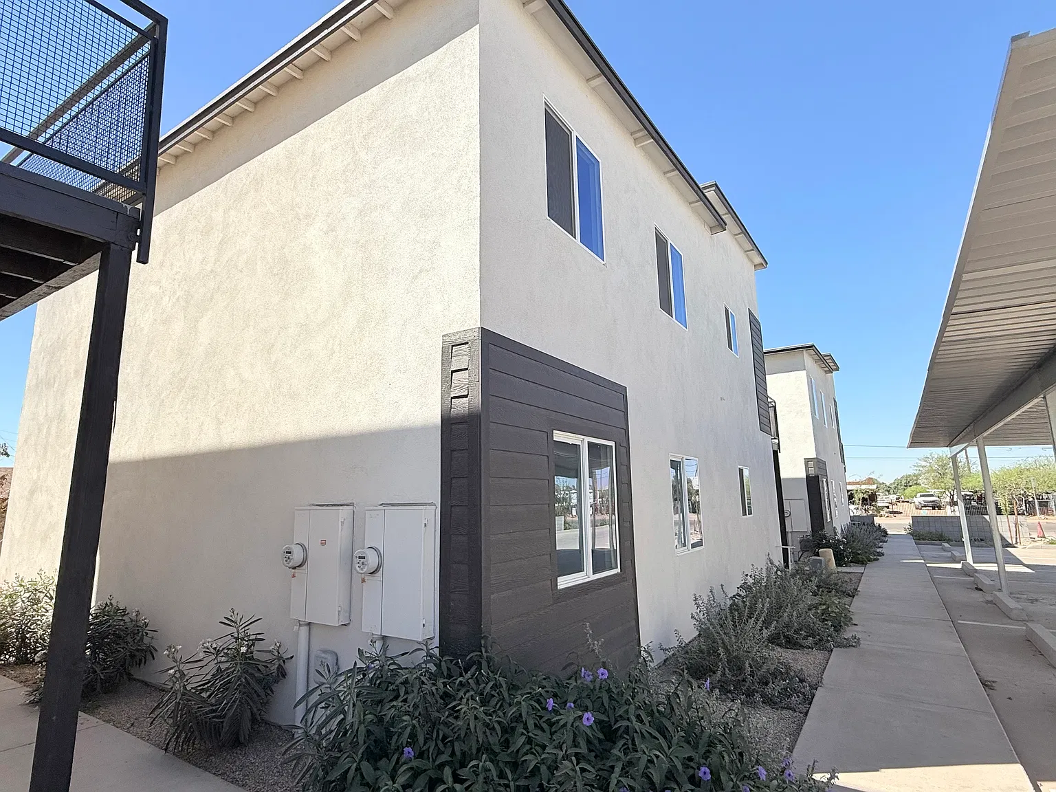 4 bed, 1000 sqft, $1,850 — Photo 2