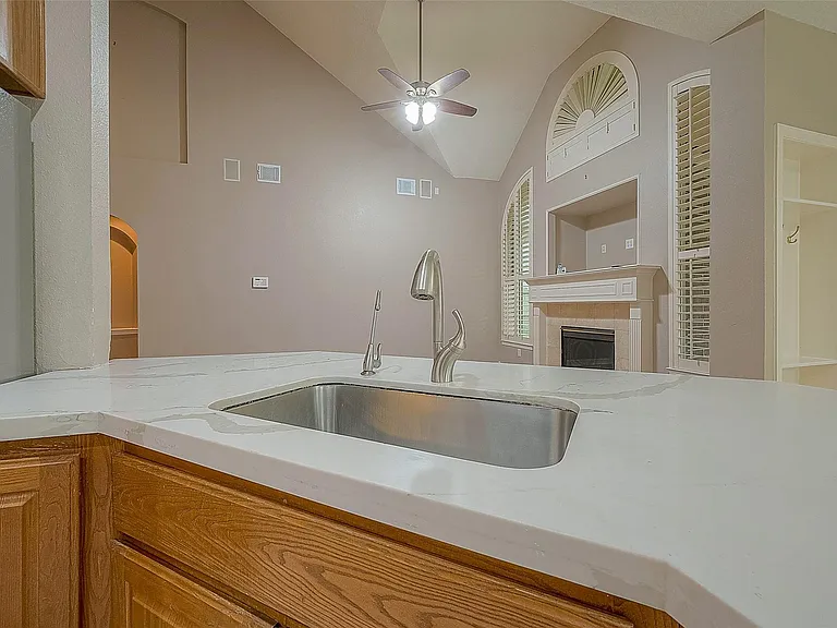 5910 Misty Island Ct — Photo 22
